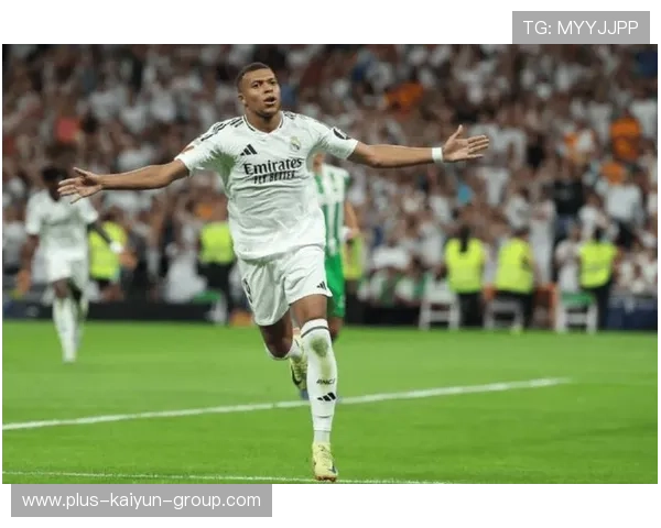 世界杯姆巴佩盘带进禁区一脚低射得手